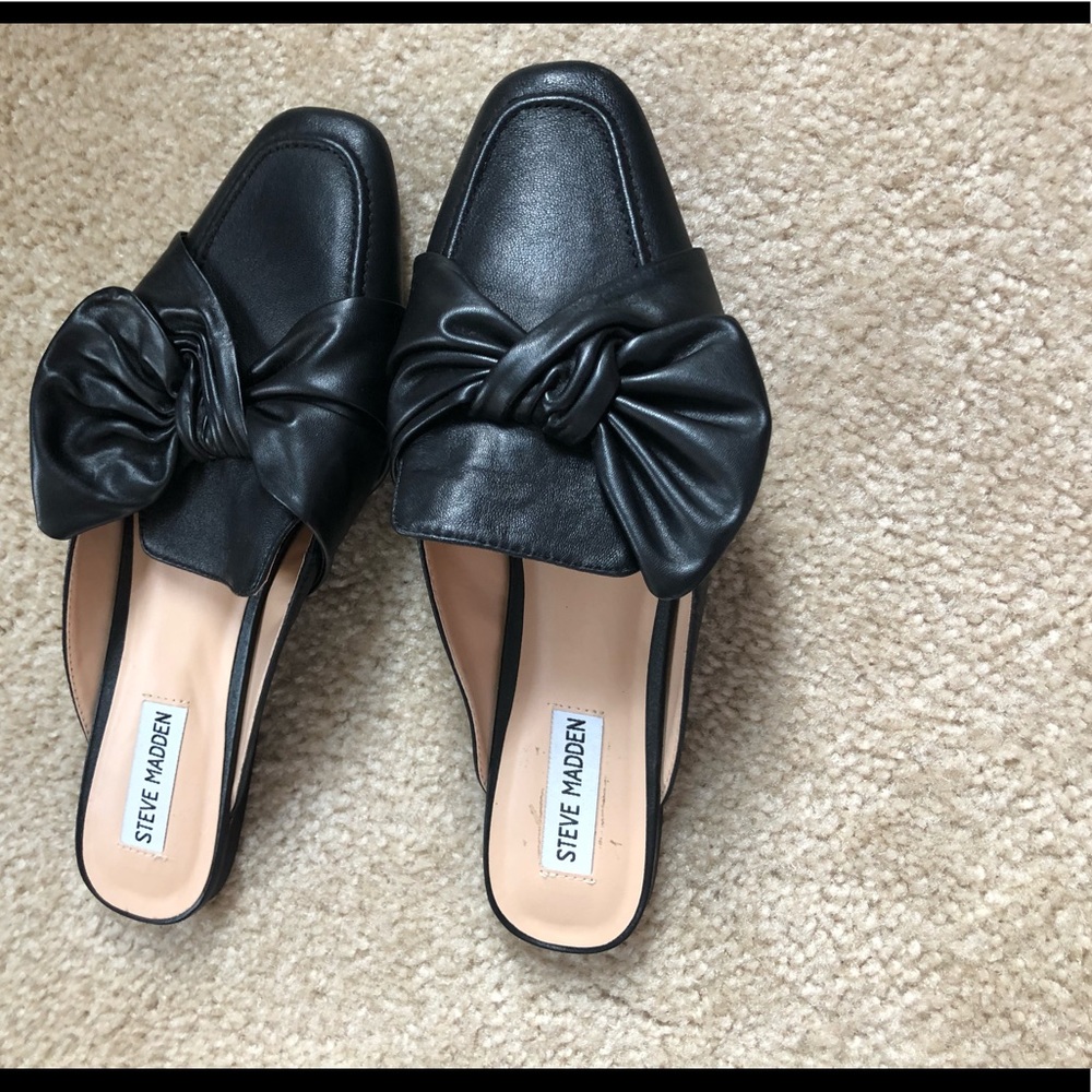 Steve Madden leather like new slides w bow
